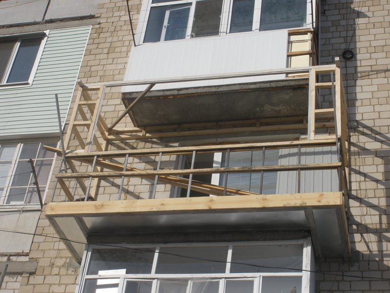 можно ли утеплять балкон зимой