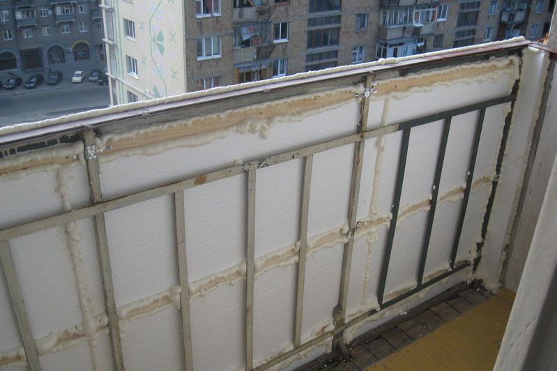 установка балконной рамы
