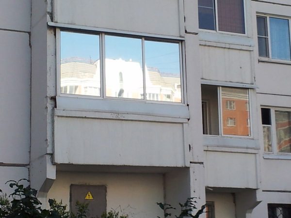 Зеркальное покрытие подходит и для лоджий и для стеклянных фасадов